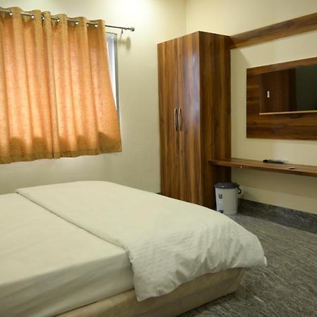 Hotel Anand Ujjain Luaran gambar