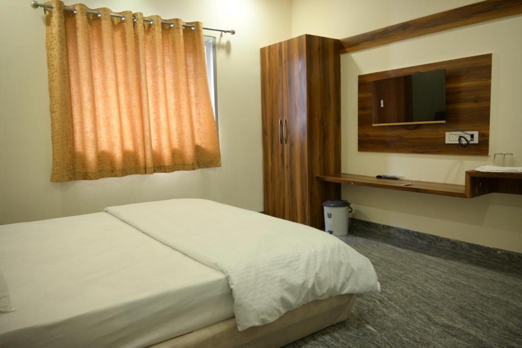 Hotel Anand Ujjain Luaran gambar