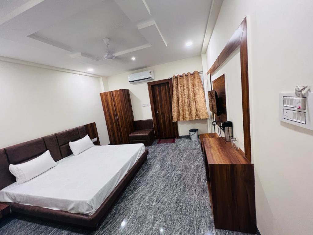 Hotel Anand Ujjain Luaran gambar
